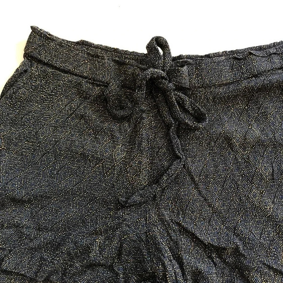 Far West Patterned Loose Fitting Shorts - Picture 4 of 11
